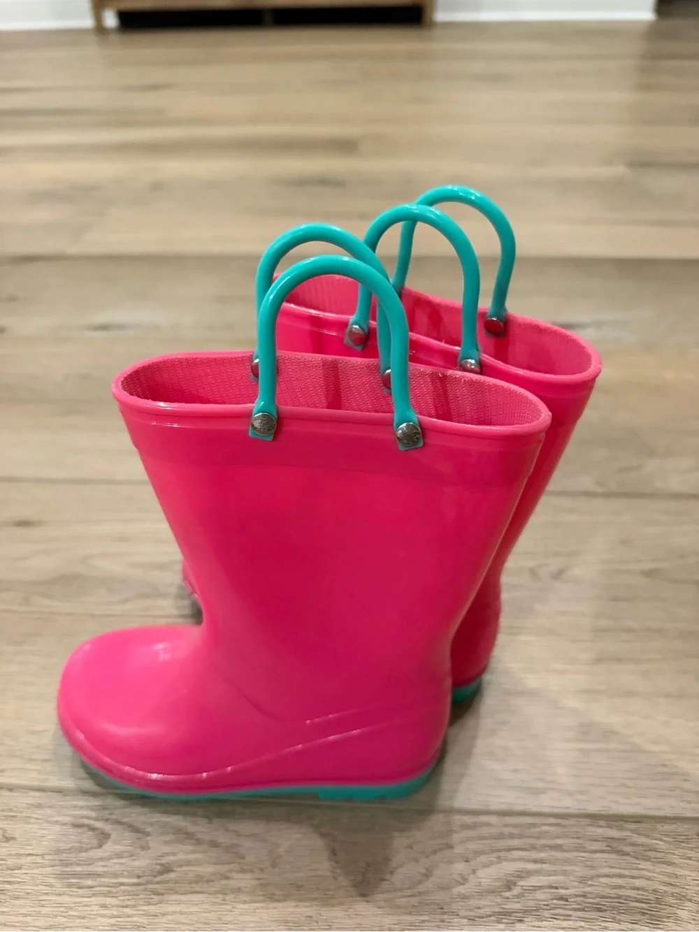 Kids Waterproof Pink Rain Boots with Teal Handles Size 10 (says 27)